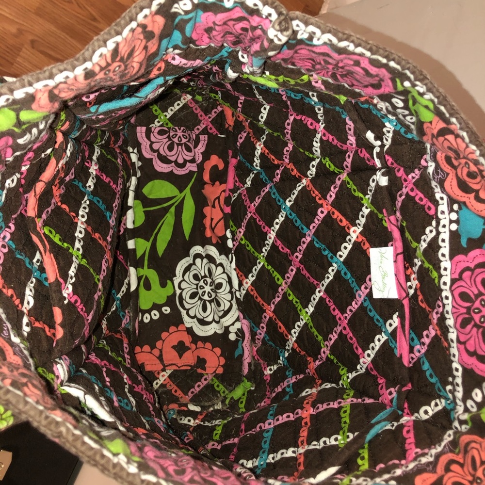 Large Vera Bradley tote - Picture 4 of 5